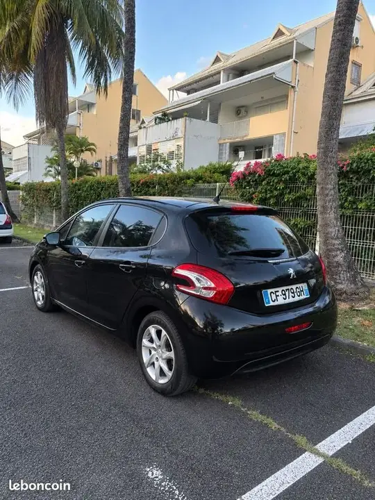 Peugeot 208 2012 photo 5