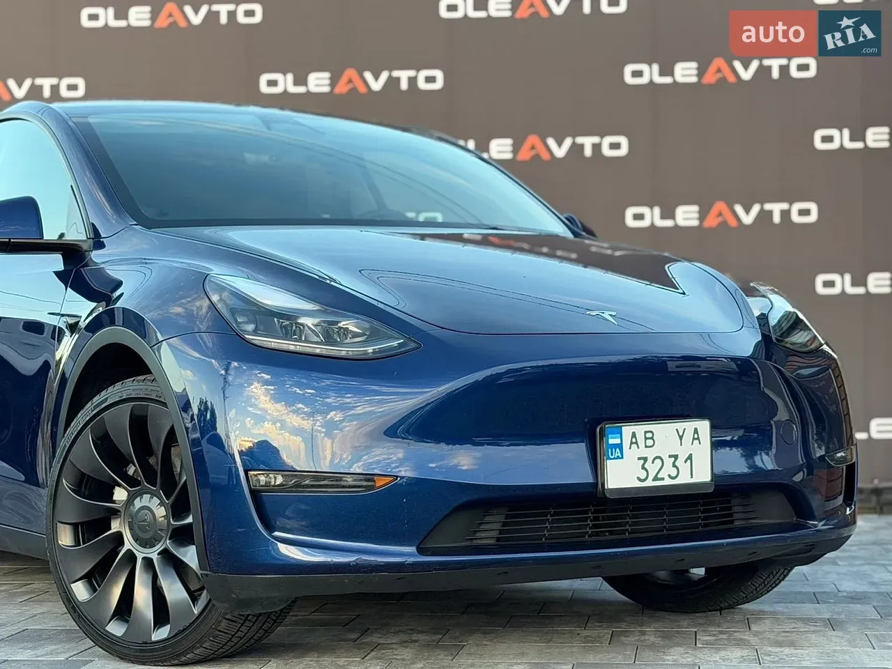 Tesla Model Y 2023 photo 2