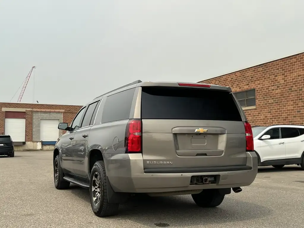 Chevrolet Suburban 2019 photo 5