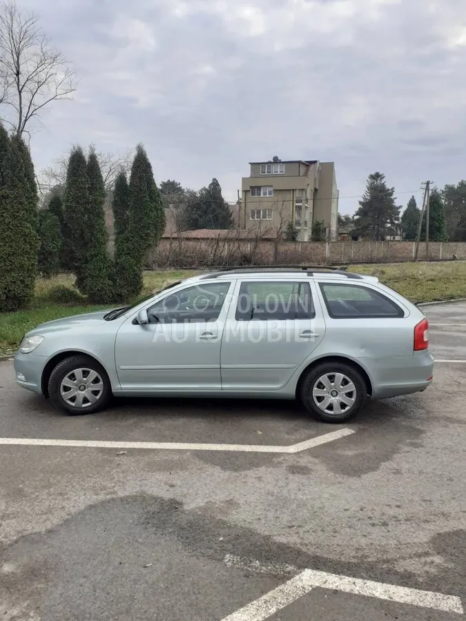 Skoda Octavia 2009 photo 2