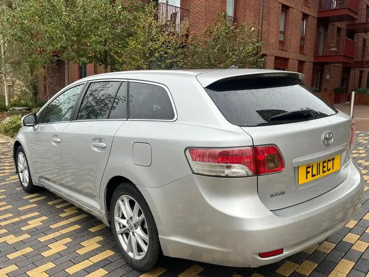 Toyota Avensis 2011 photo 3
