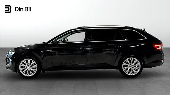Skoda Superb 2023 photo 2