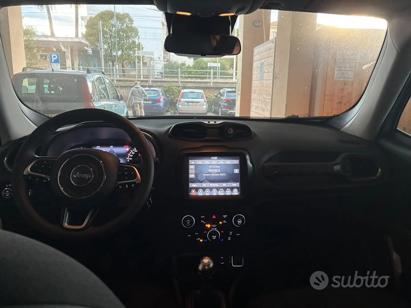 Jeep Renegade 2023 photo 4