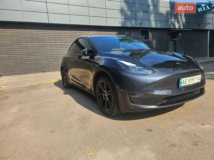 Tesla Model Y 2024 photo 3