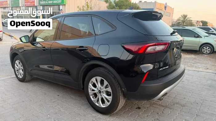 Ford Escape 2025 photo 2