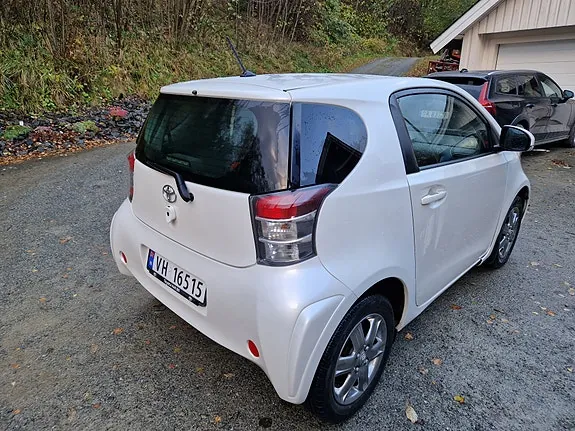 Toyota Iq 2009 photo 4