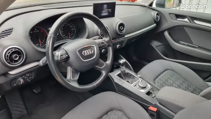 Audi A3 2015 photo 3