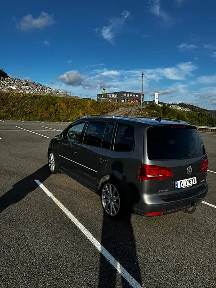 Volkswagen Touran 2012 photo 3