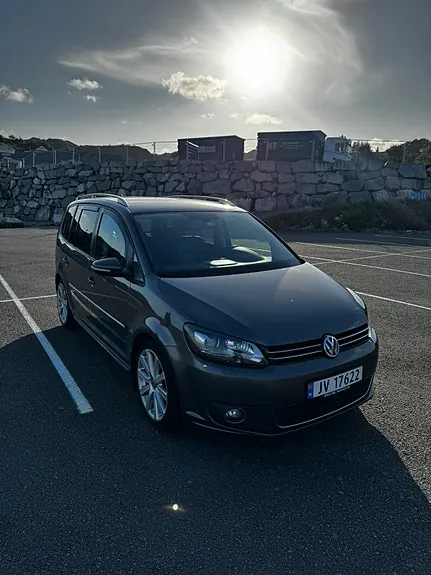 Volkswagen Touran 2012 photo 5