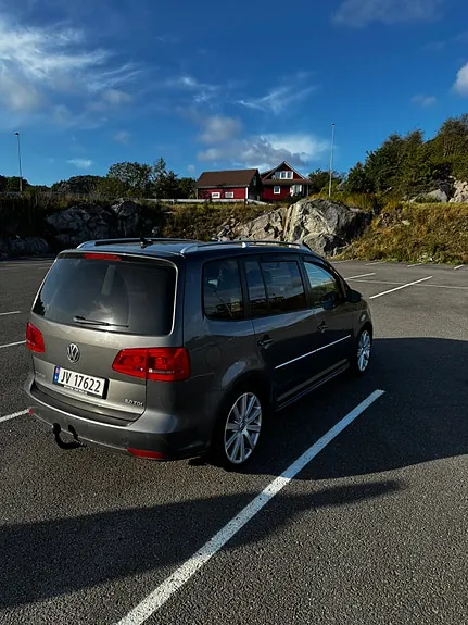 Volkswagen Touran 2012 photo 4
