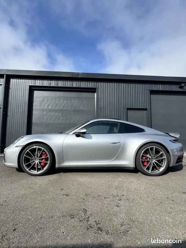Porsche 911 2020 photo 2