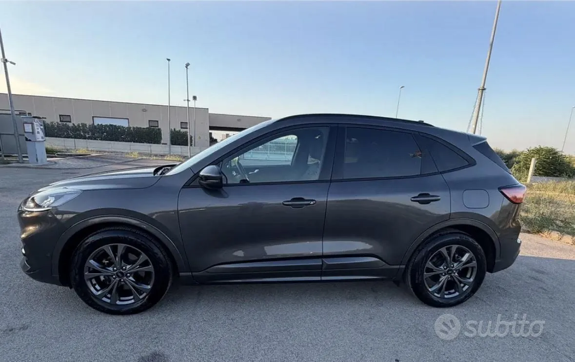 Ford Kuga 2022 photo 3