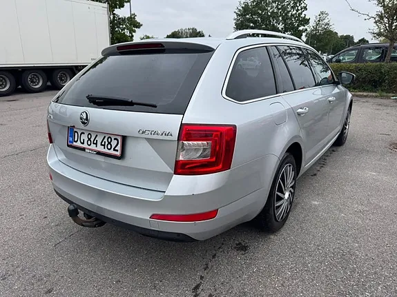 Skoda Octavia 2015 photo 2