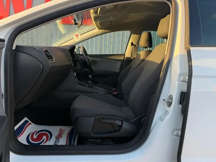 Seat Leon 2019 photo 2