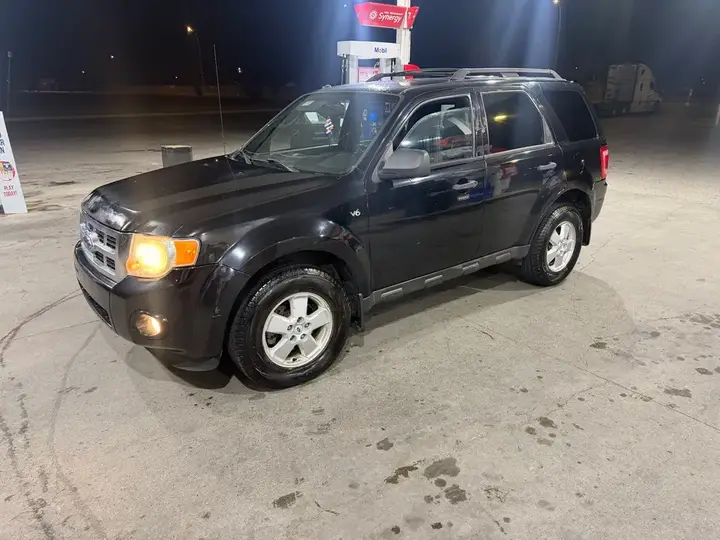 Ford Escape 2010 photo 2