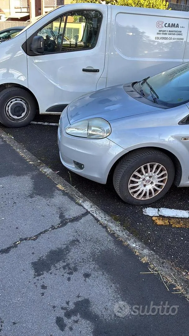 Fiat Grande Punto 2010 photo 2