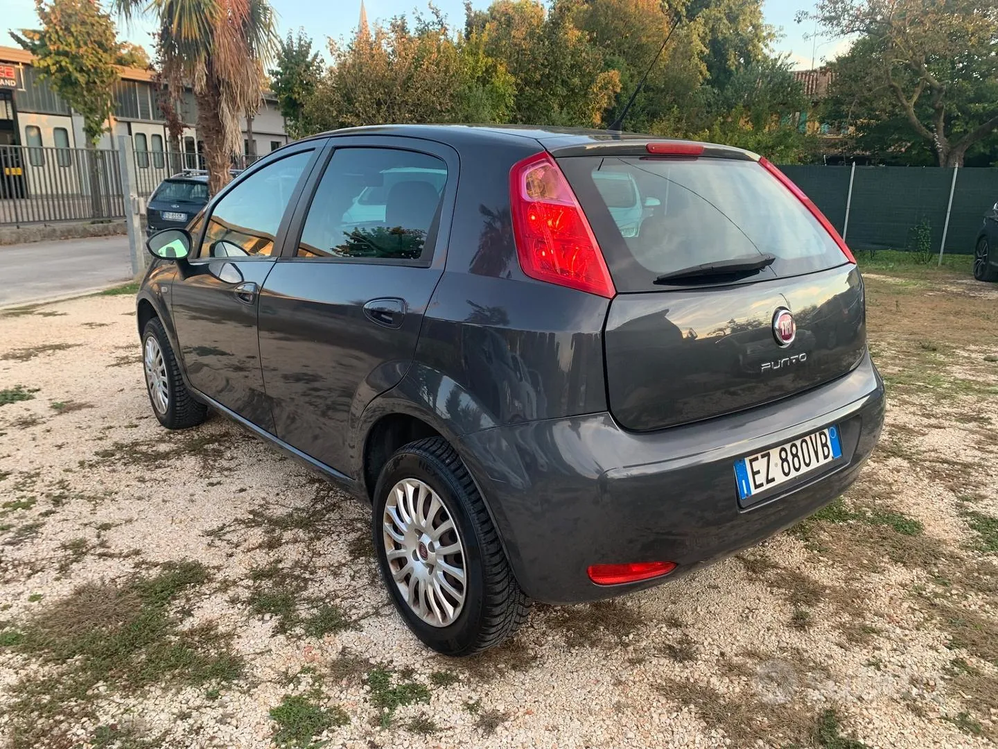 Fiat Punto 2015 photo 2