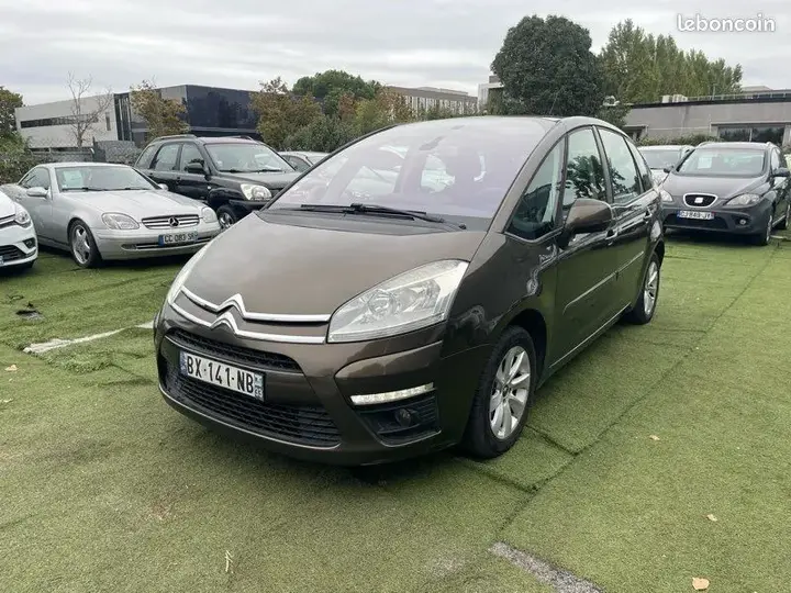 Citroen C4 Picasso 2011 photo 2