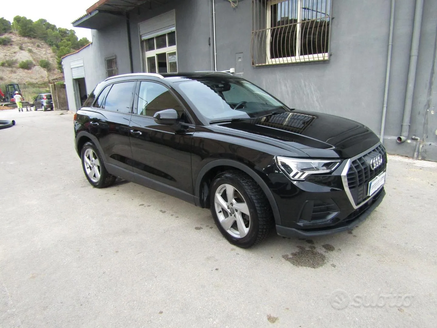 Audi Q3 2023 photo 2