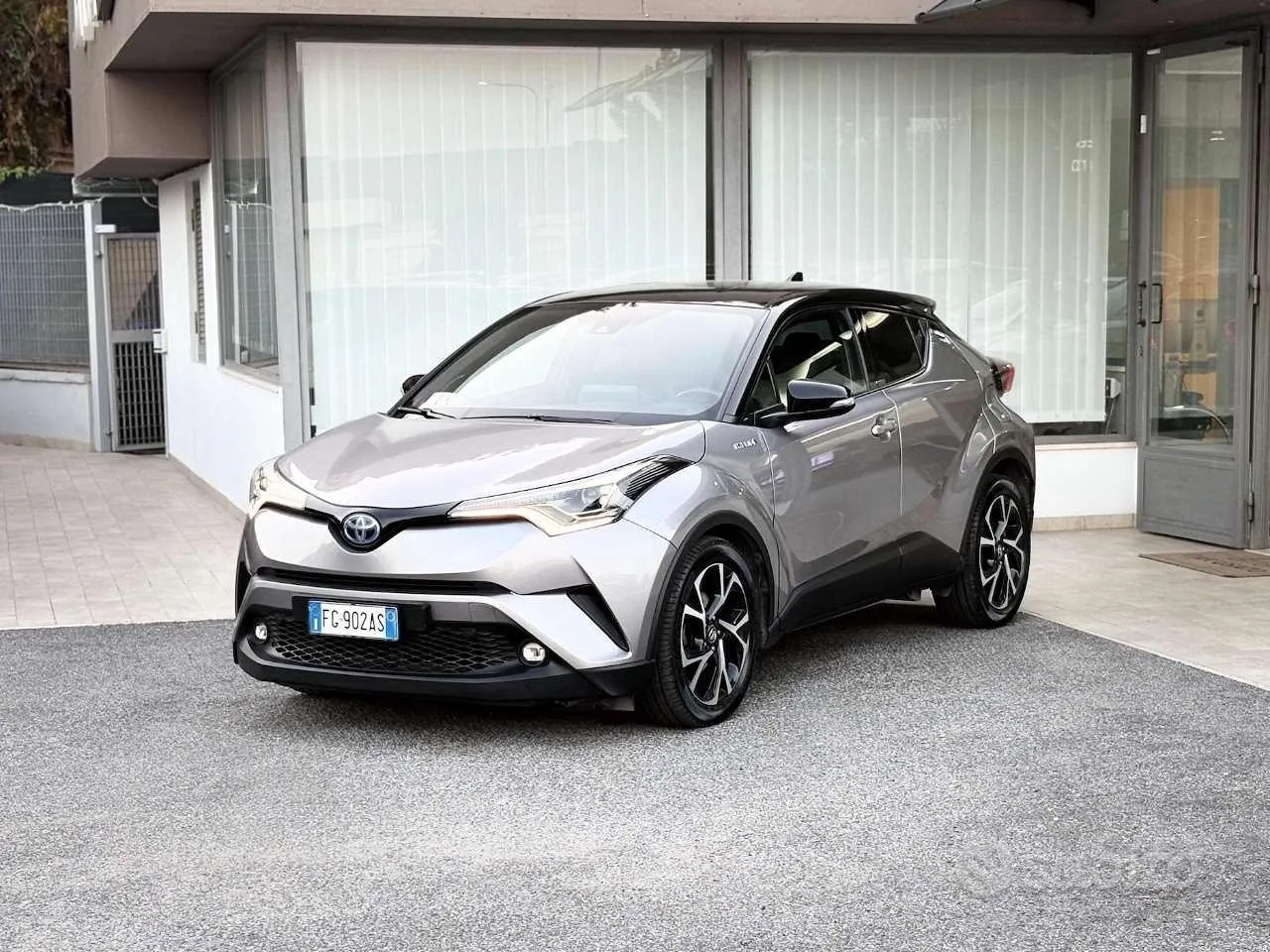 Toyota C-Hr 2016 photo 3