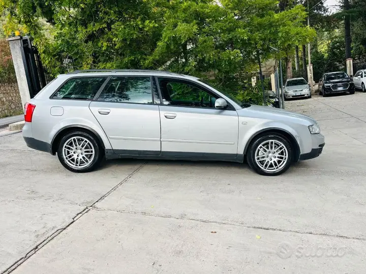 Audi A4 Avant 2003 photo 4