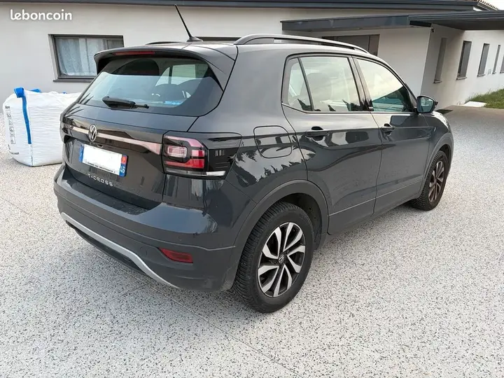 Volkswagen T-Cross 2021 photo 2