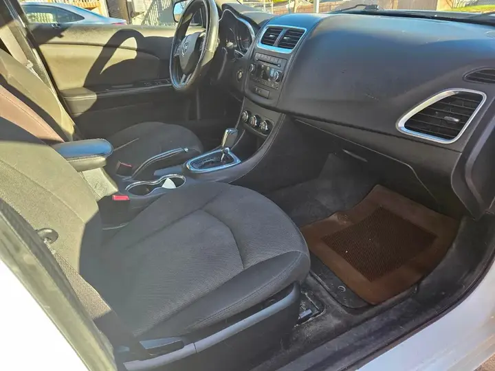 Dodge Avenger 2013 photo 5