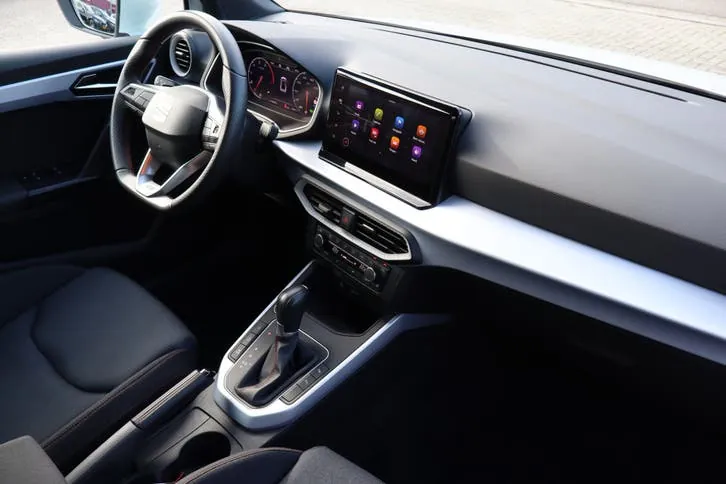 Seat Arona 2024 photo 2