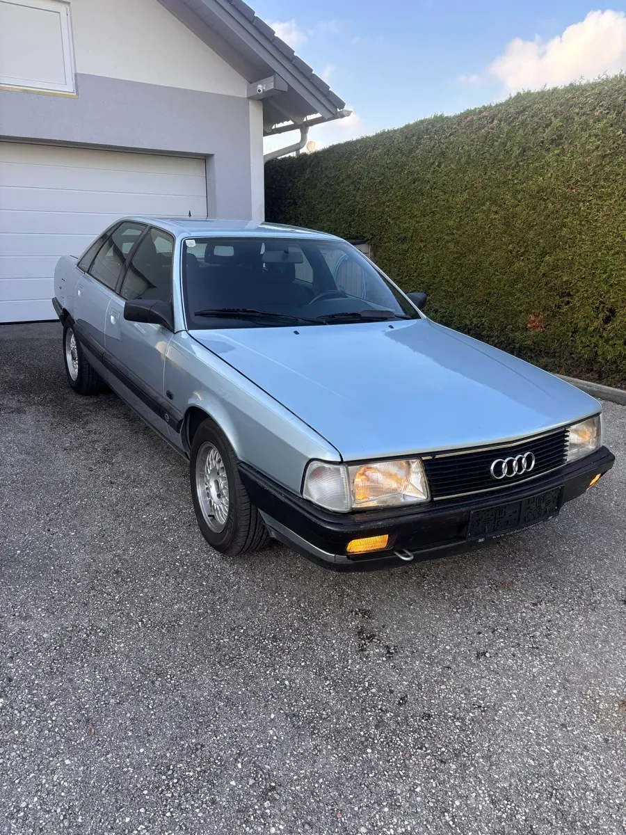 Audi 100