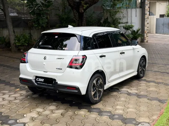 Suzuki Swift 2024 photo 4