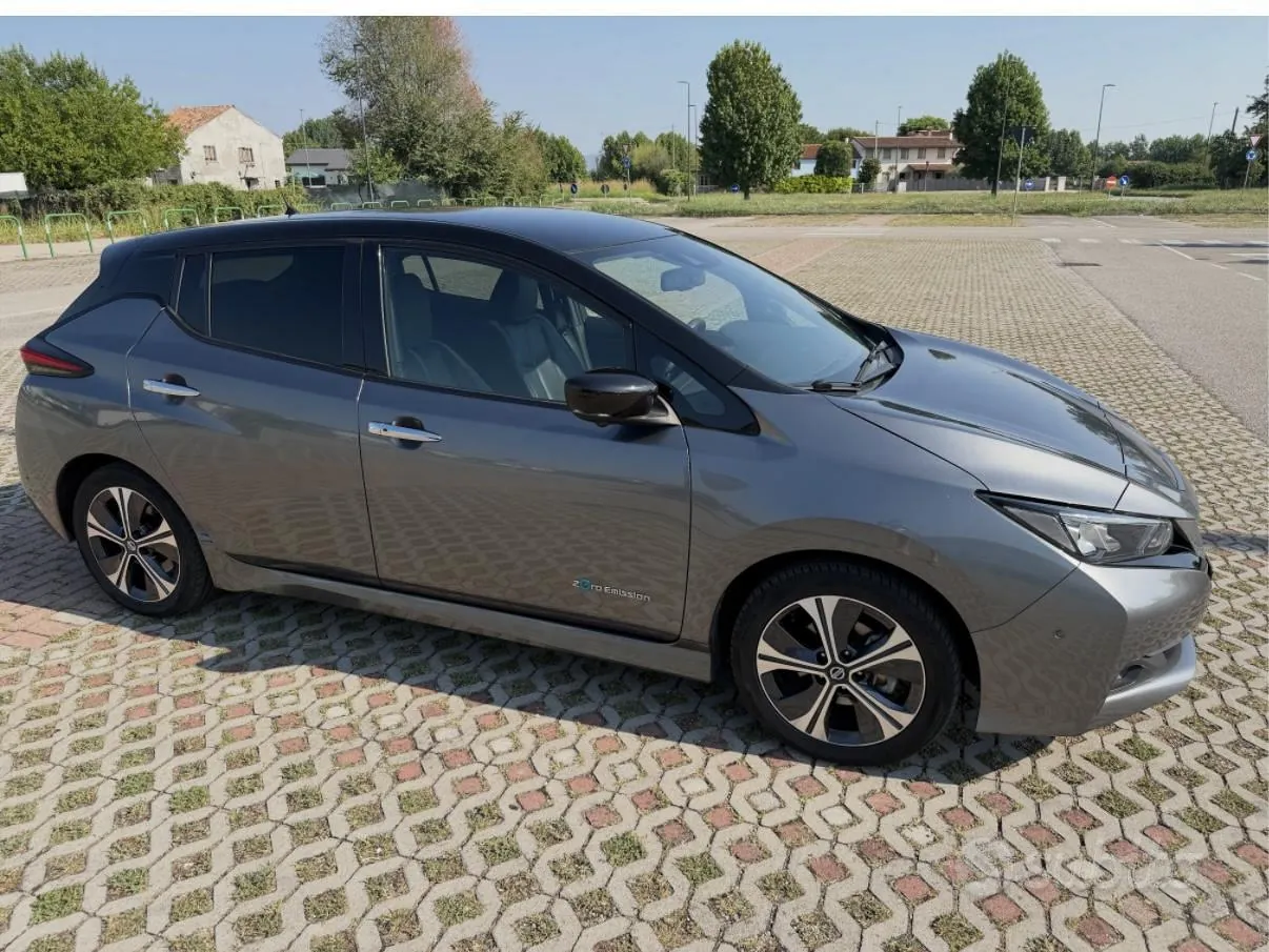 Nissan Leaf 2019 photo 2
