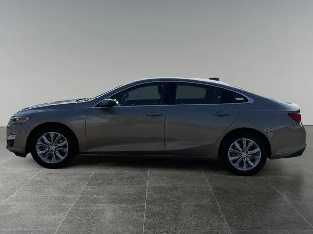 Chevrolet Malibu 2025 photo 2