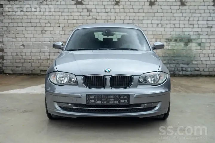 BMW 118I 2009 photo 2