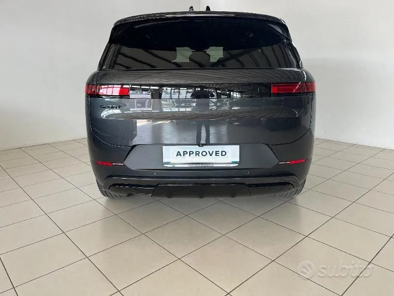 Land Rover Range Rover Sport 2024 photo 3