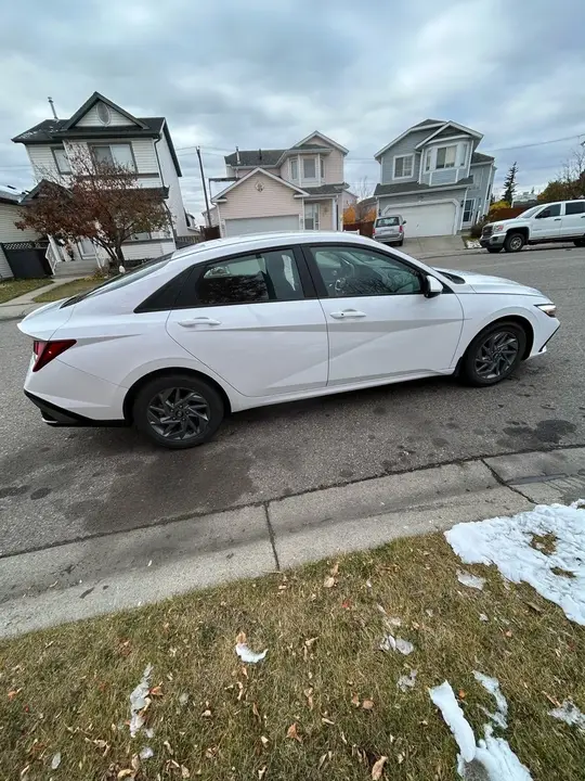 Hyundai Elantra 2025 photo 4