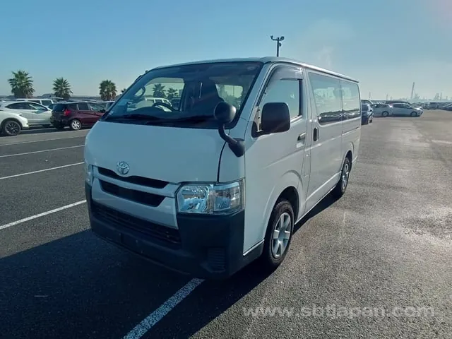 Toyota Hiace Van 2020 photo 2
