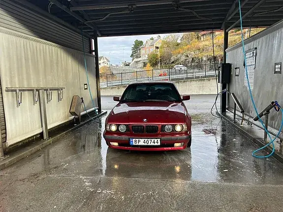 BMW 520I