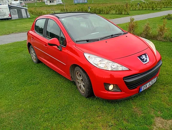 Peugeot 207 2011 photo 2