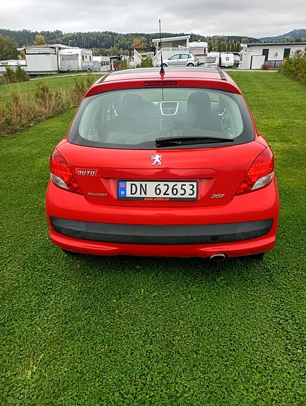 Peugeot 207 2011 photo 5