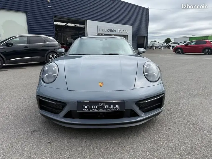 Porsche 911 2023 photo 2