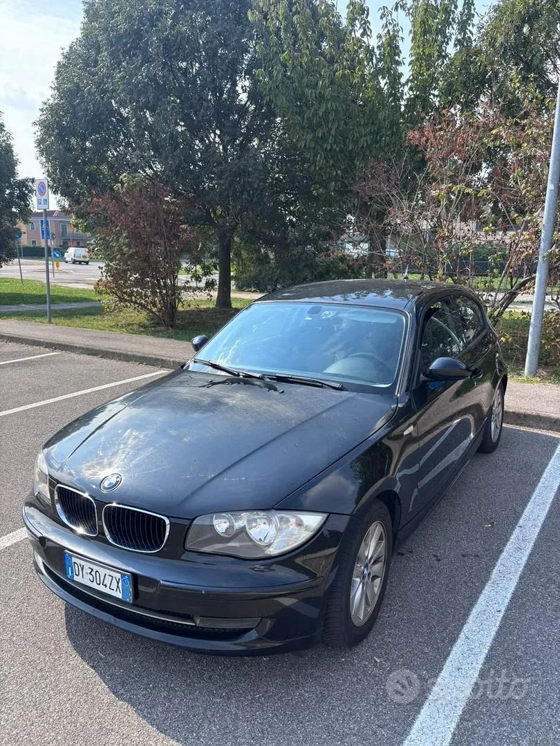 BMW 118 2009 photo 2