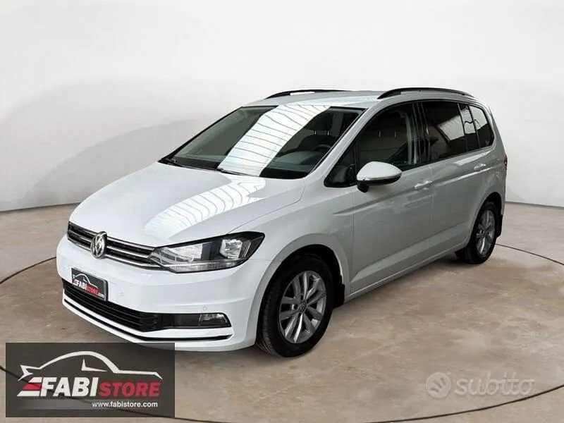Volkswagen Touran 2018 photo 2