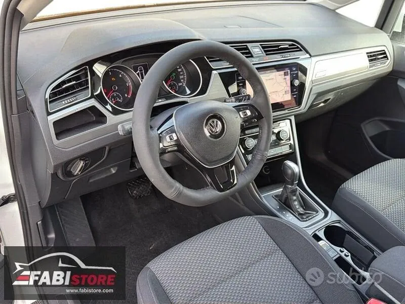 Volkswagen Touran 2018 photo 5