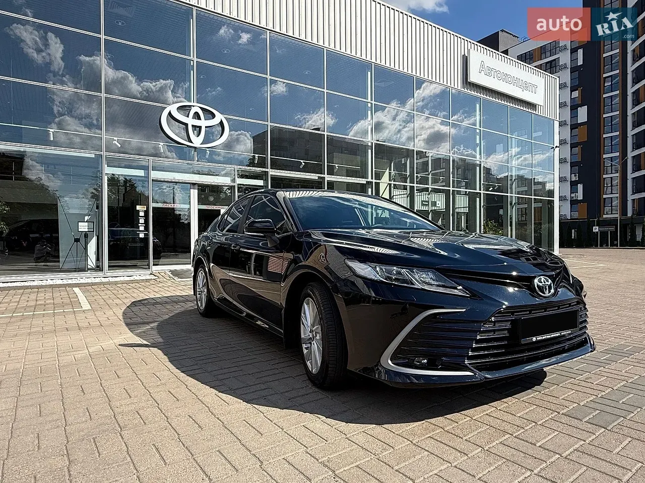 Toyota Camry 2021 photo 2