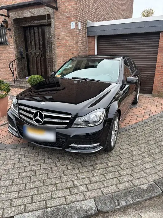 Mercedes-Benz C180