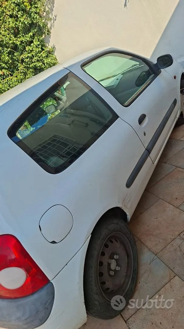Renault Clio 2002 photo 3