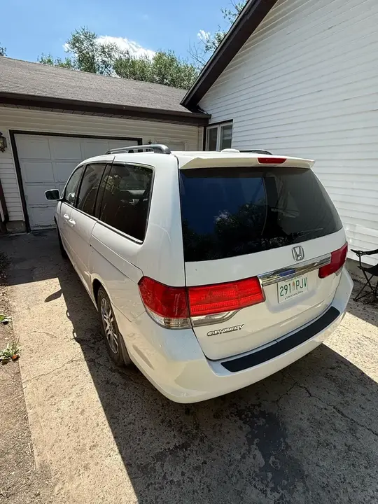 Honda Odyssey 2010 photo 4