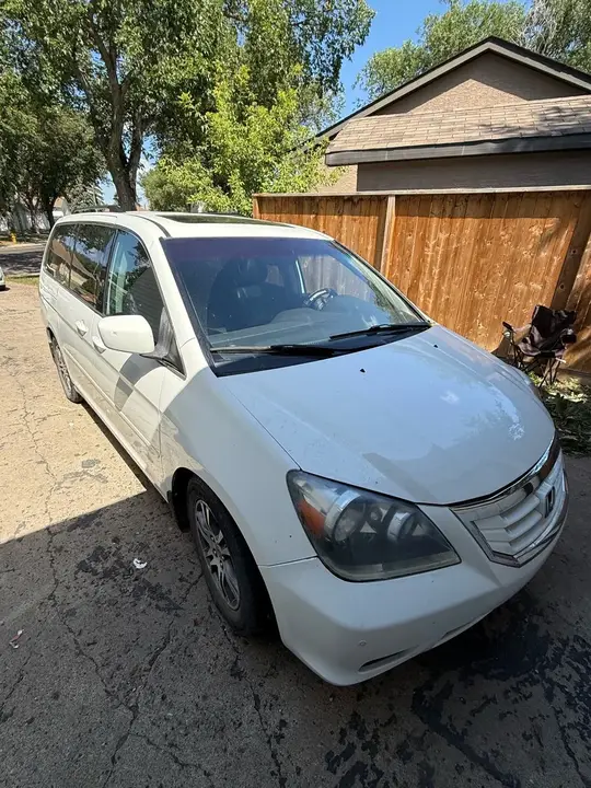 Honda Odyssey 2010 photo 2