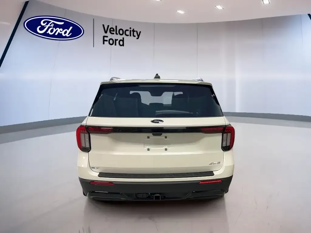 Ford Explorer 2026 photo 3