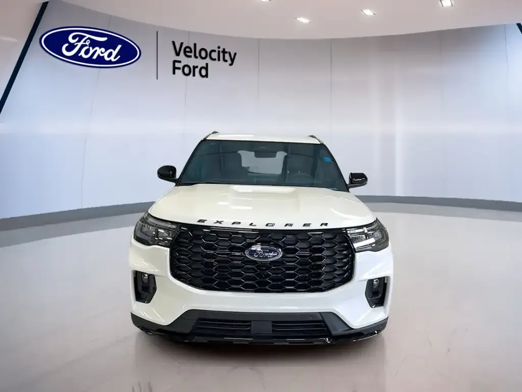 Ford Explorer 2026 photo 2